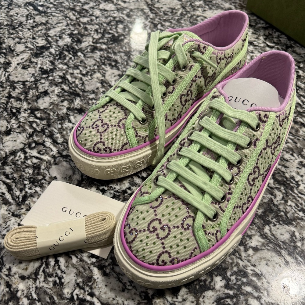 Gucci Pink Sole with Logo Detail